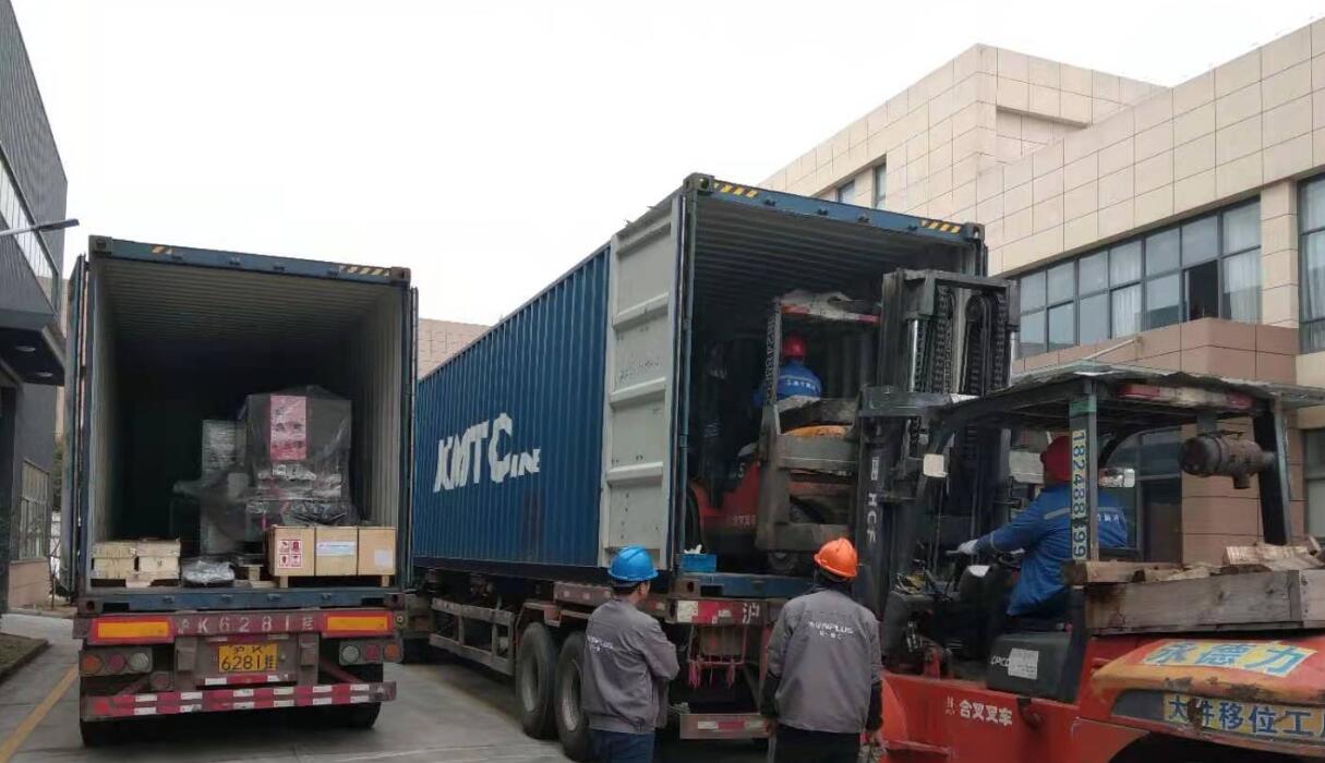 2021年3月17日，PVC240型材生产线发往越南